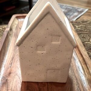 ⚠️ Target House shaped flower ceramic planter pot/vase